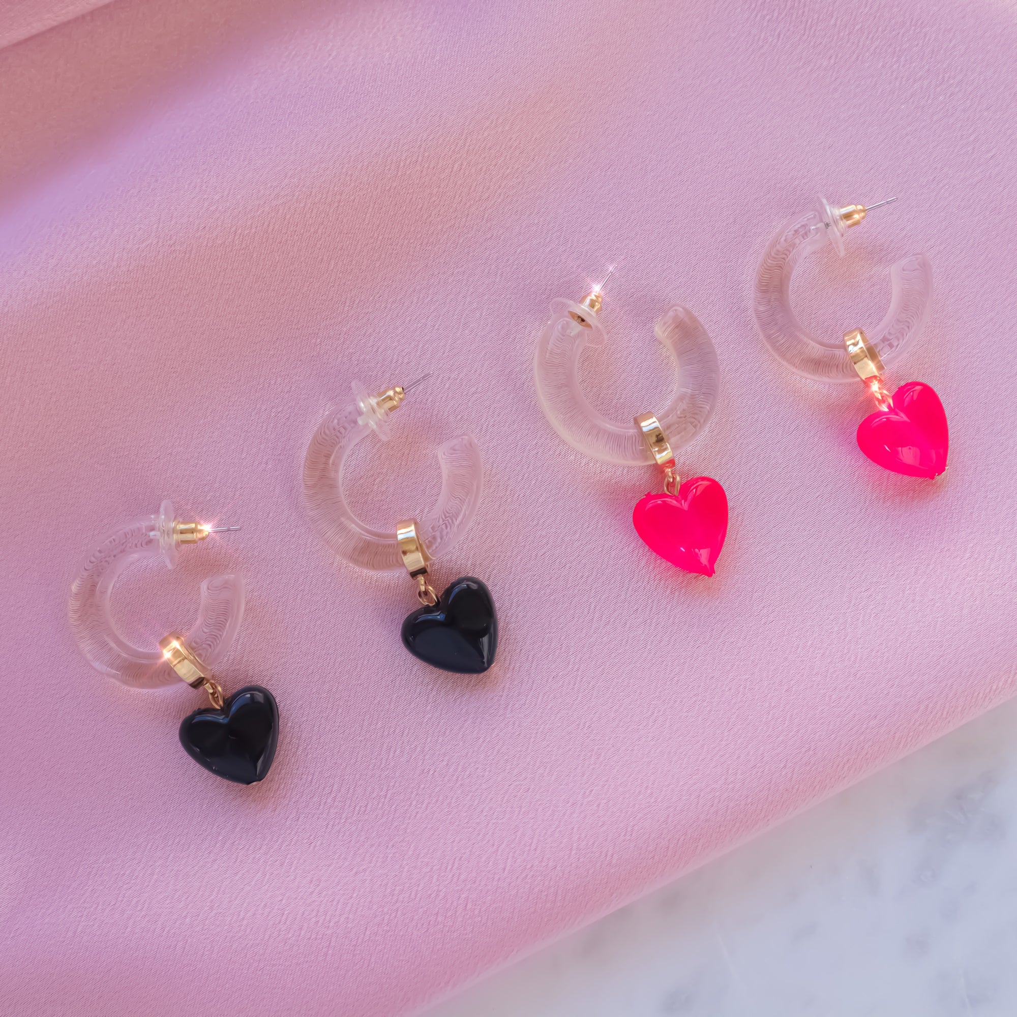 80'S VIBES CHARM EARRINGS