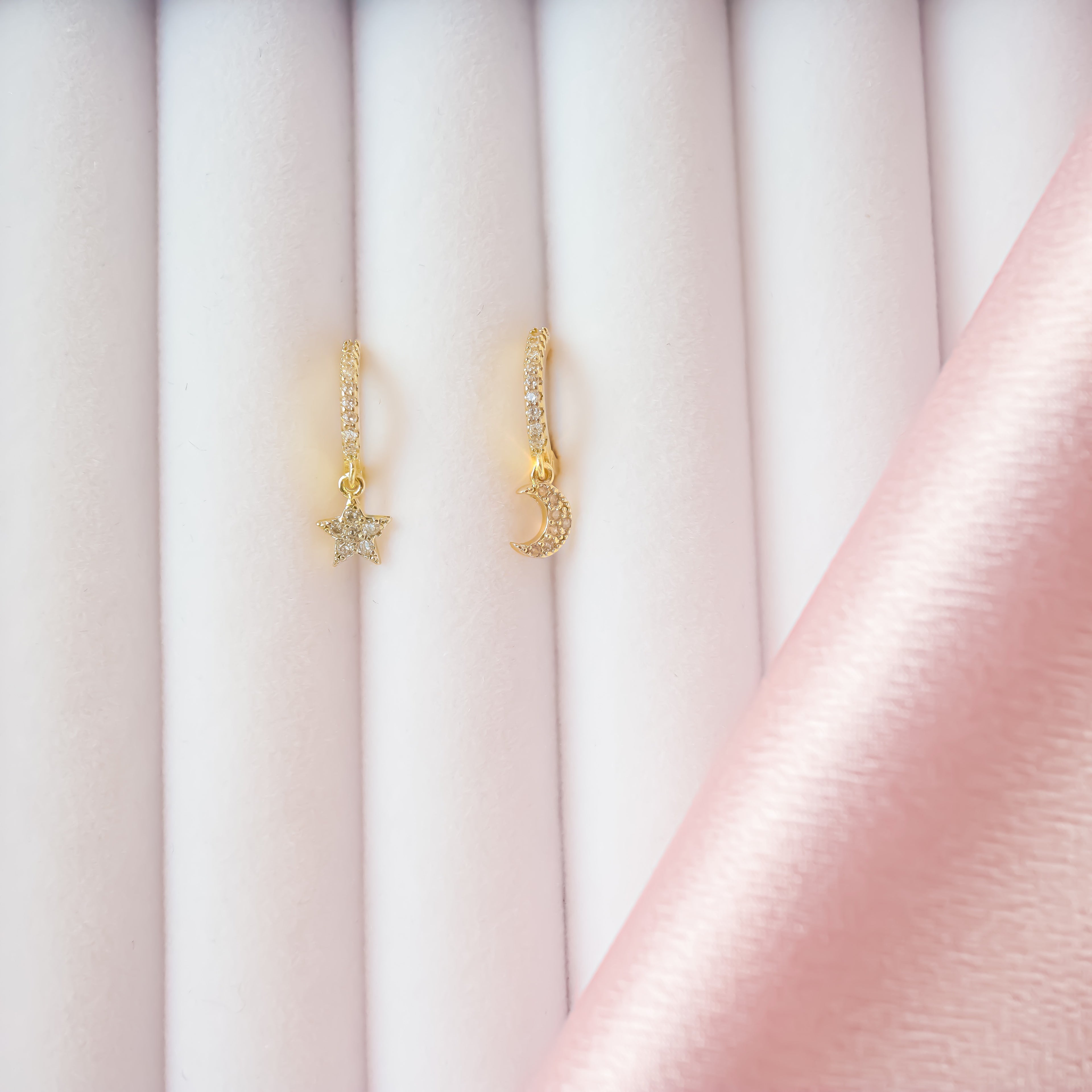 TO THE STARS AND MOON MINI HUGGIES