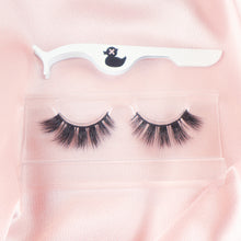 Load image into Gallery viewer, BUTTERFLY EFFECT 3D MINK LASHES
